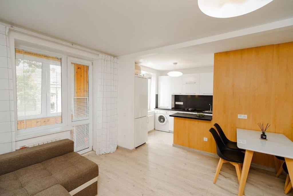 Very Stylish Apartament In Middle Of City. Кишинёв Экстерьер фото
