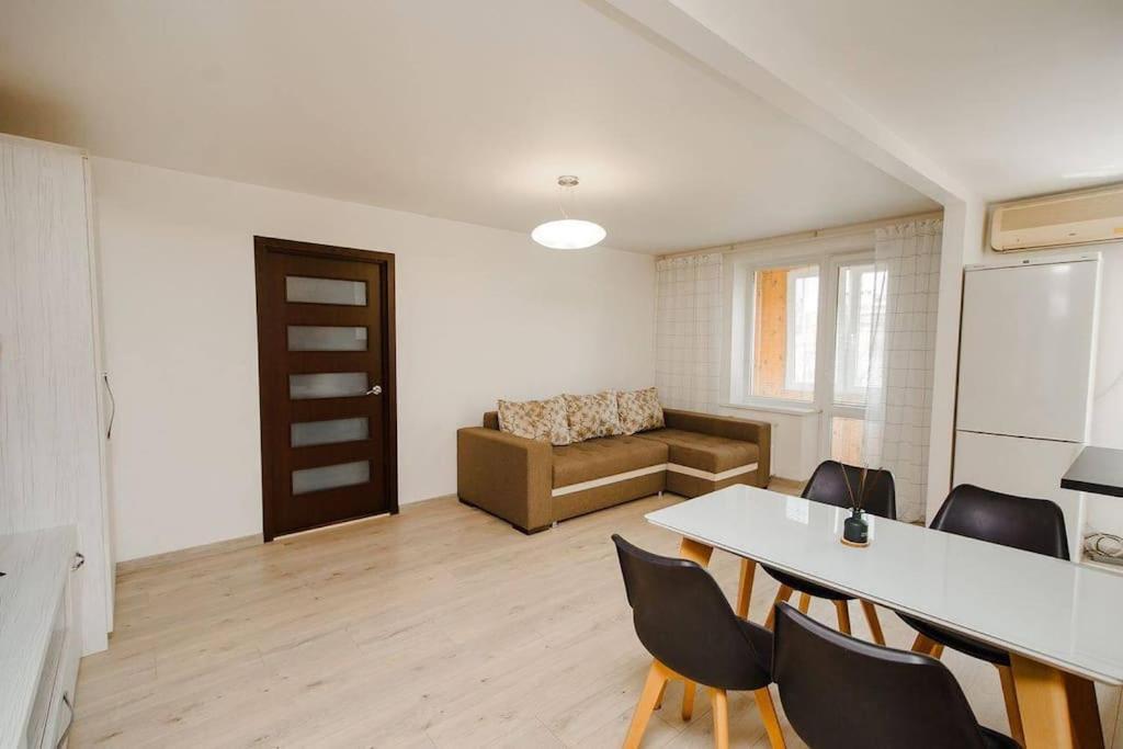 Very Stylish Apartament In Middle Of City. Кишинёв Экстерьер фото