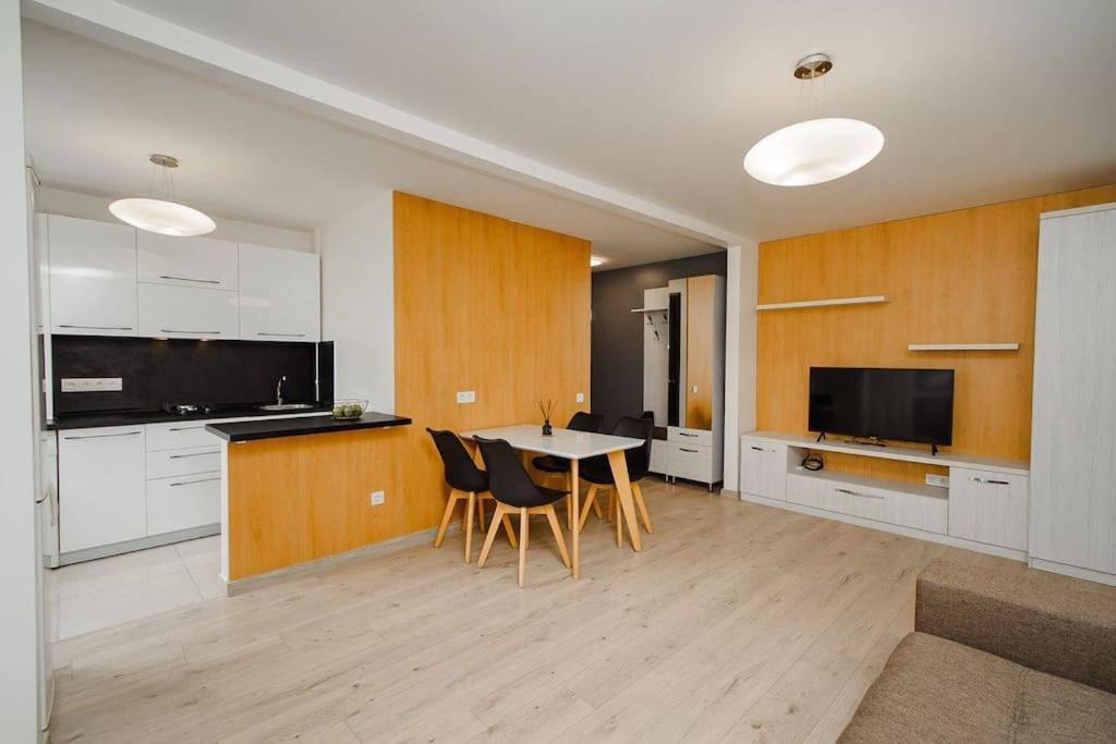 Very Stylish Apartament In Middle Of City. Кишинёв Экстерьер фото